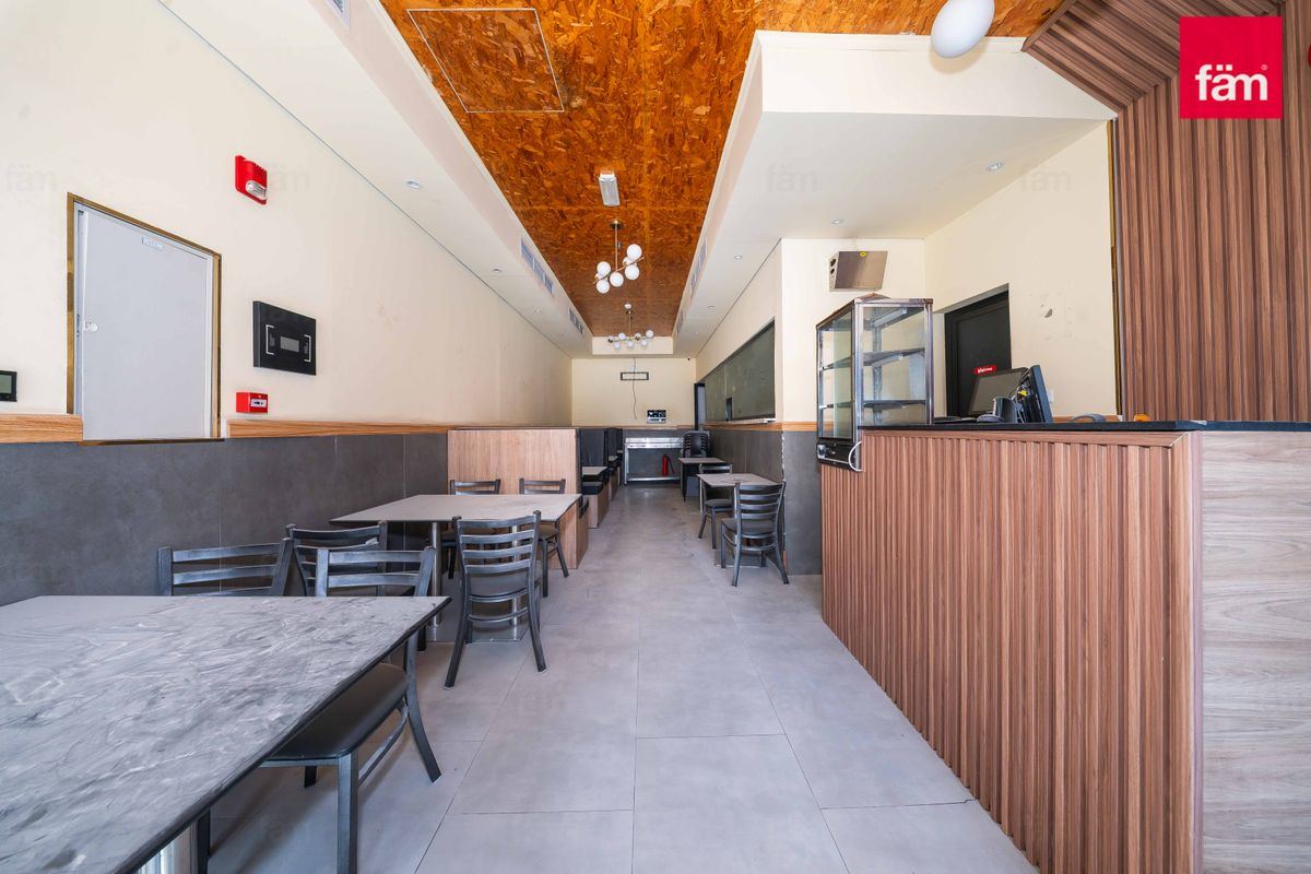 Retail Space for Rent in Arjan