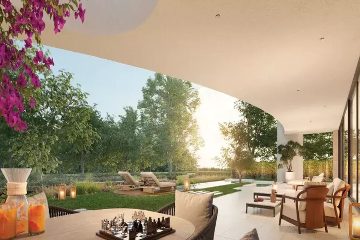 6-Bedroom Mansion for Sale in Tilal Al Ghaf